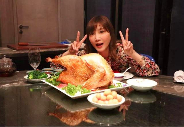  挨饿|九个人有一人挨饿,大胃王吃播却浪费粮食?4分钟吃掉25个肉包子