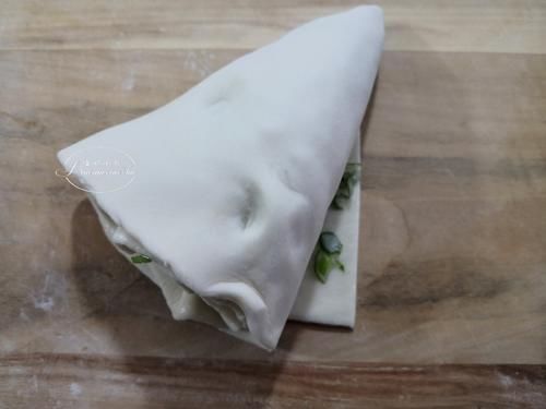 鸡蛋|最近家人吃葱花饼着迷,皮酥得掉渣,内软还咸香,网友:太馋人了