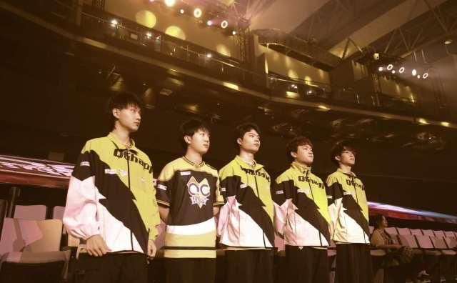 深夜|QG输了,全员深夜发文引人泪目,许诺感谢SK让他登场,Fly称永不屈服