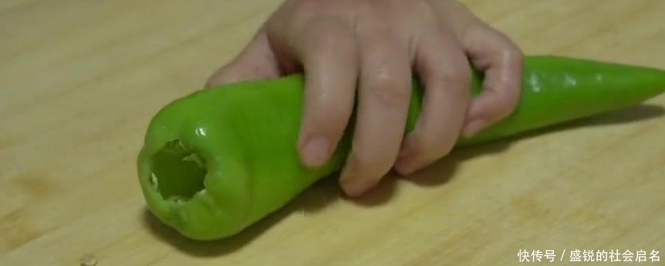 油炸|这样做的大虾比单纯用水煮的好吃,比油炸大虾更健康,赶紧试试