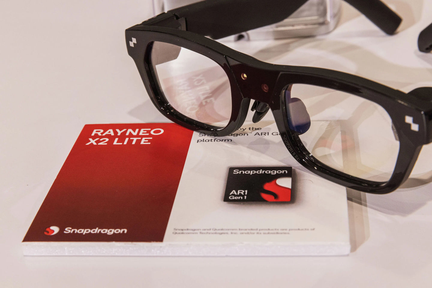 雷鸟发布 X2 Lite 智能眼镜：搭载高通骁龙 AR1，明年第三季上市