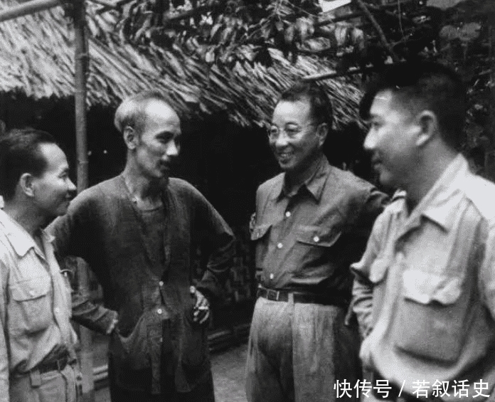 武元甲|开国中将邓逸凡回忆：是什么让武元甲对陈赓叹服不已？