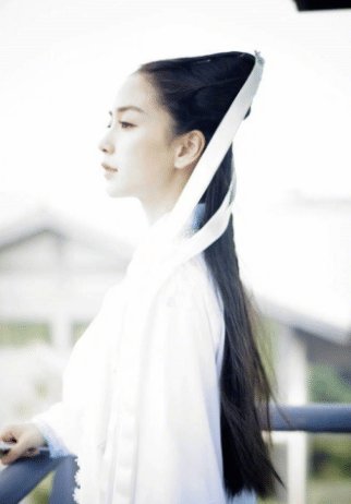  争议|尴尬！杨颖装扮成小龙女却意外引发争议！