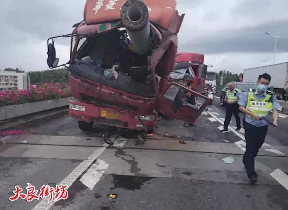  车祸|突发！德胜大桥发生可怕车祸，现场…