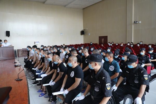 恶势力|内乡法院公开开庭审理一起19人恶势力犯罪集团案件