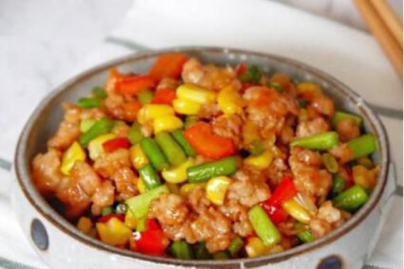  肚丝|优选食谱：葱姜炒螃蟹、珍珠蒜薹、豆腐香菇汤、凉拌素肚丝的做法