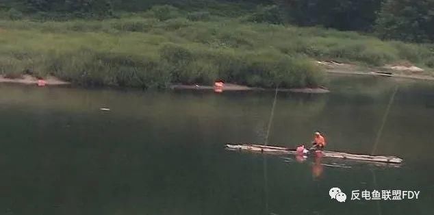 男子|新宁一男子乘竹排钓鱼,结果亏大了!