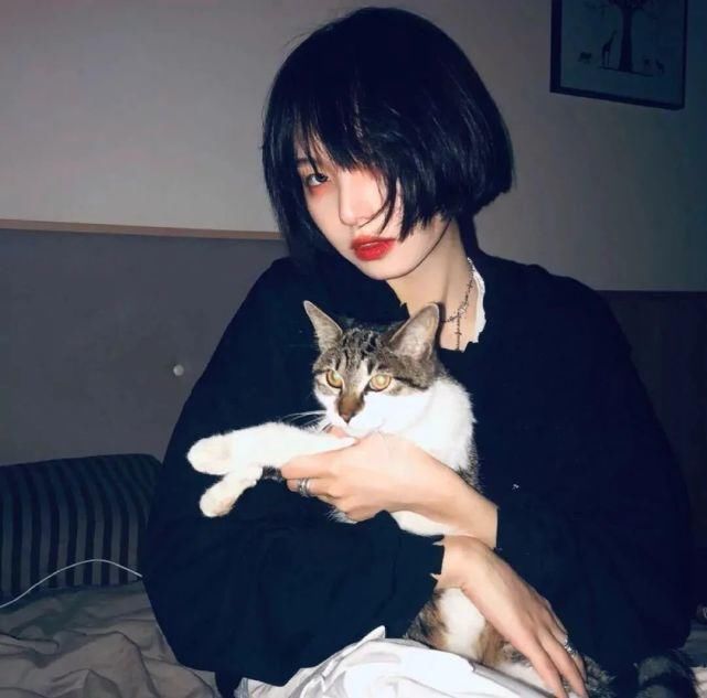 保重|英子头像 | 多年前你的一句保重 我至今没瘦