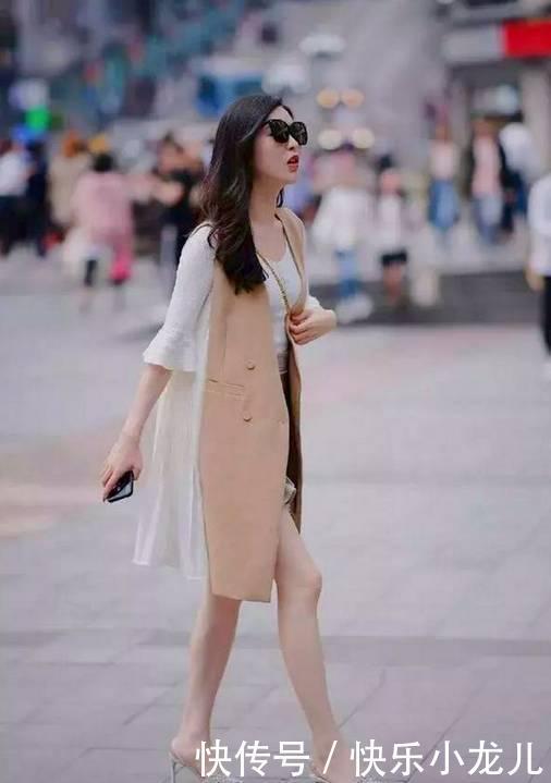 开衫|美女简洁的开衫搭配打底裤,配置的不一样,时尚又靓丽!