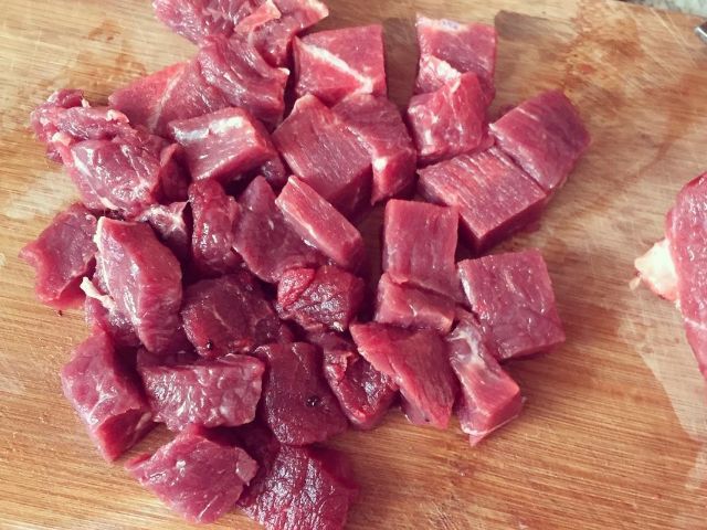  称为|胡萝卜被李时珍称为“菜蔬之王”，别用油炒了，2种吃法营养更高