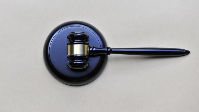 坚果|一桩蹊跷的坚果盗窃案:两兄弟被判无期喊冤21年,狱中疑遇真凶