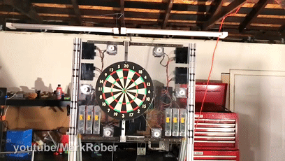  开挂|兄弟开挂吗？球杆装火箭、靶心自己找飞镖，想输都难