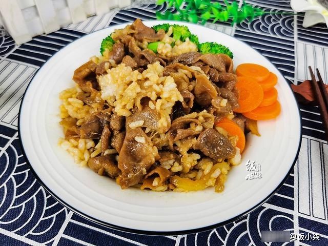 实惠|外卖30元1份的肥牛饭,肉少又贵,在家自己做,简单好吃又实惠