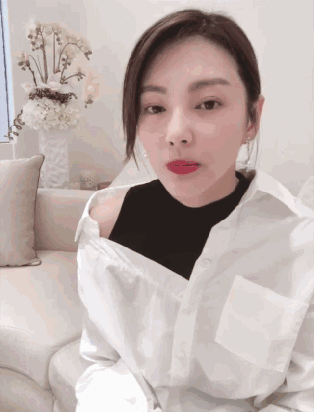  乘风破浪|《乘风破浪的姐姐》里，行头最奢华的是她