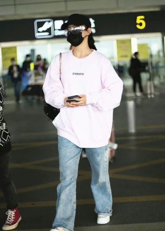  裤装如何穿出气场十|组图:看看女神的穿搭示范，轻松穿出高级即视感