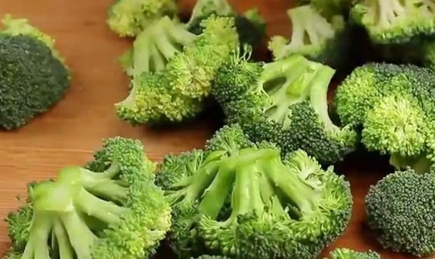  制作|其实将简单制作的家常素菜, 经过简单的摆盘, 成菜就会有高大上的感觉, 就会是一道素大菜