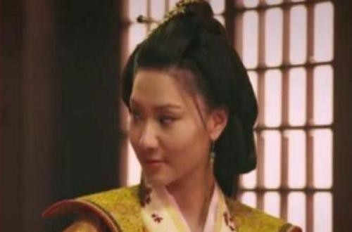 变得|皇帝13岁时爱上嫂子，为娶她杀光她全家，王朝因她变得更强