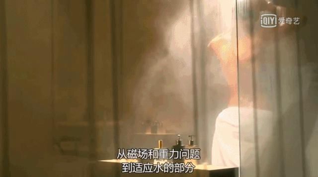  金秀贤|金秀贤 8 块腹肌手感怎么样？只有她知道