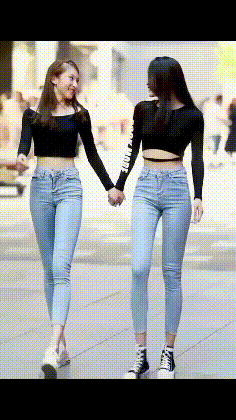 盾牌|搞笑GIF趣图：兄弟，你不如买个盾牌得了，吓成这样