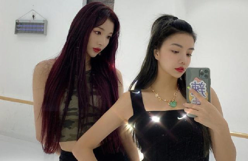 安琦晒|安琦晒与姐妹们合照,喻言脸被挡,刘雨昕要求为她P图