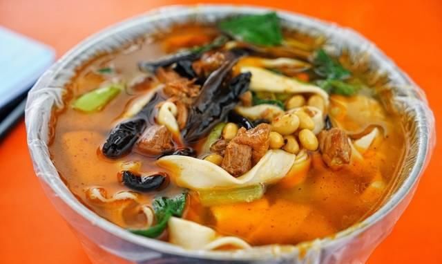 减肥|减肥期间可以吃麻辣烫吗？让我们来说一说