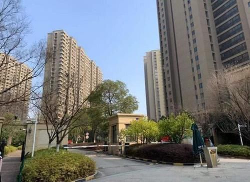 尽量|为什么买房尽量要选择中间两边的户型最好别碰,行内人来告诉你