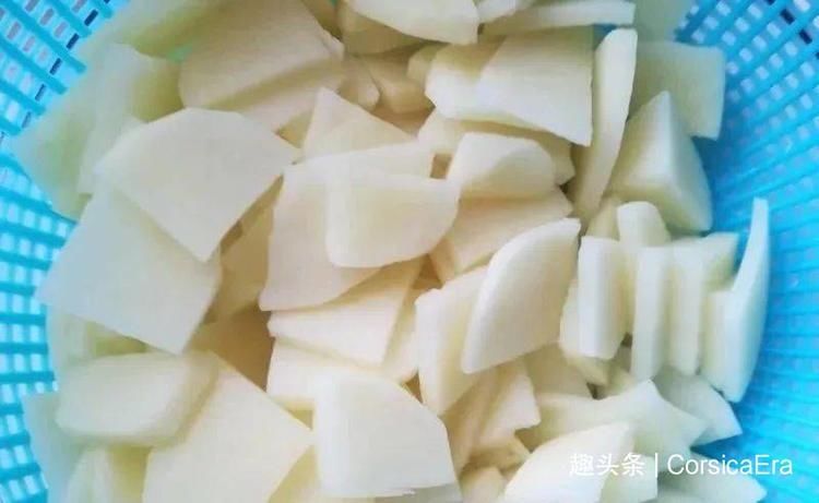 下饭|五花肉炒土豆片,简单的一道菜,香辣开胃又下饭!