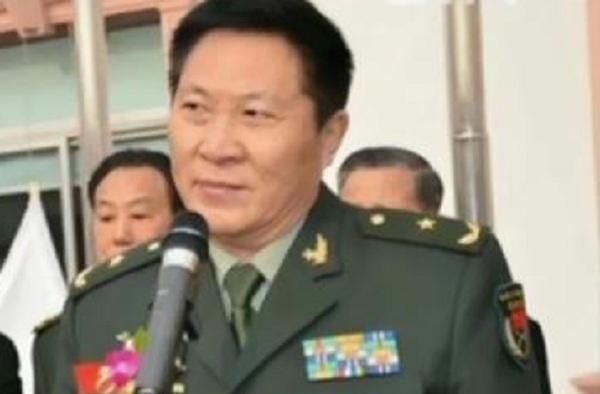 坚信|他假扮军人行骗15年，骗“贿赂金”380万，被抓时坚信自己是少将