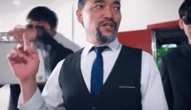  爽文|看完网络爽文的尬剧广告，我的嘴也笑歪了