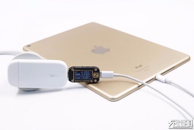  功率为8|小饼干能给什么设备用？OPPO 50W 超闪饼干充电器兼容性评测