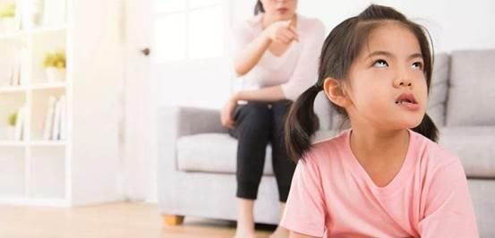  打人女子|2分钟扇50个耳光，只因被打女子未回话？网友：想看你父母什么样