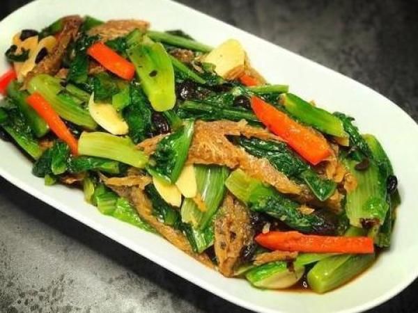  精选|美食精选：白菜猪肉炖宽粉、豆豉鲮鱼油麦菜、凉拌腐竹的做法