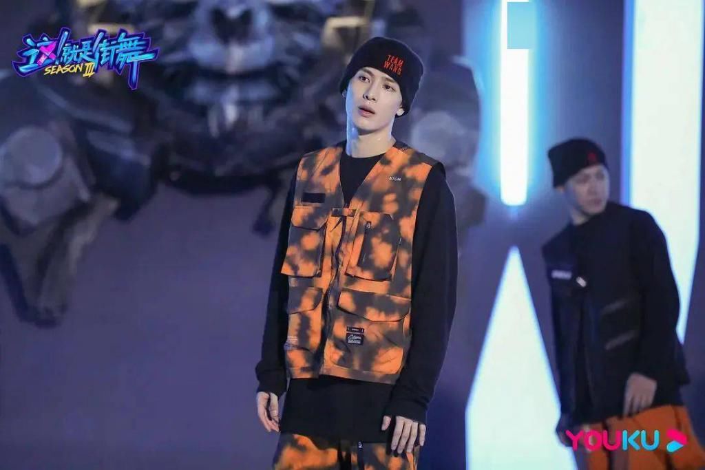  街舞|《这就是街舞》明星上脚谁最狠？王一博同款竟然有钱都买不到.
