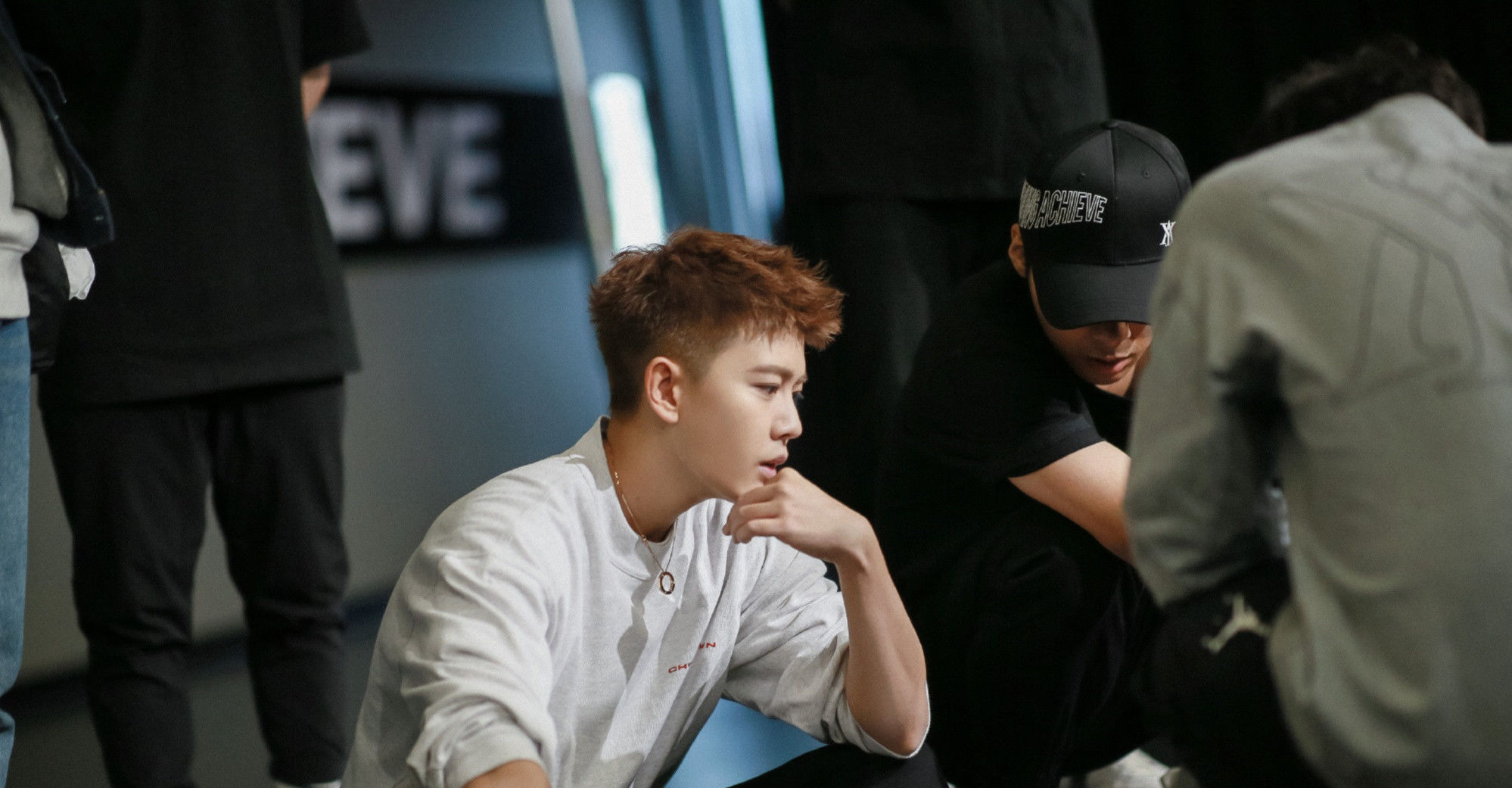 任嘉伦|任嘉伦加盟新综,从参赛者到导师的转变,是历练与成长也是值得