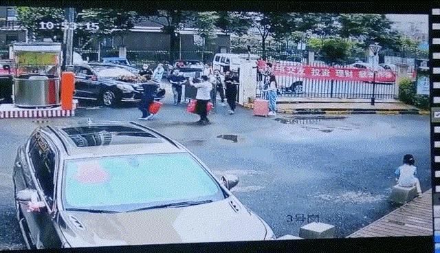  肇事者|奔驰婚车撞亡两姐弟赔偿金额曝光！受害者家属谅解肇事者！