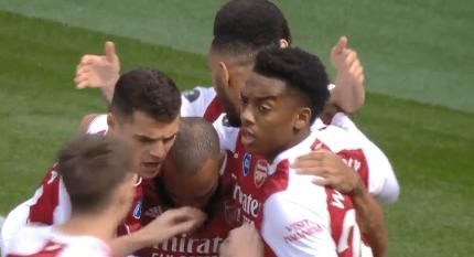 获胜|3-2获胜英超收官！阿森纳第1射手梅开2度，轰出近距离倒钩破门