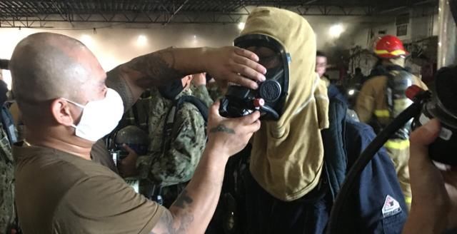 灭火|多灾多难!两名前往“好人理查德”号灭火的美军人确诊新冠,近30人遭隔离