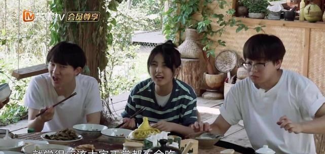  实力|《向往的生活》张子枫只吃蛋黄，被张绍刚说教，彭昱畅实力护妹！