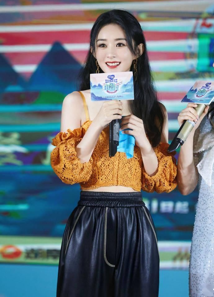  中餐厅|湘江橘子洲头的甜酷girl 赵丽颖现身《中餐厅》发布会现场