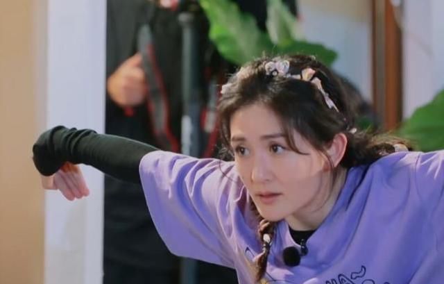  特别|谢娜表演武术，无意间暴露功底，看到其他明星的反应，她开心了