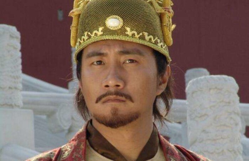  缘故|朱元璋在一农民家避雨，此农民因为名字的缘故，一夜之间逆袭为官