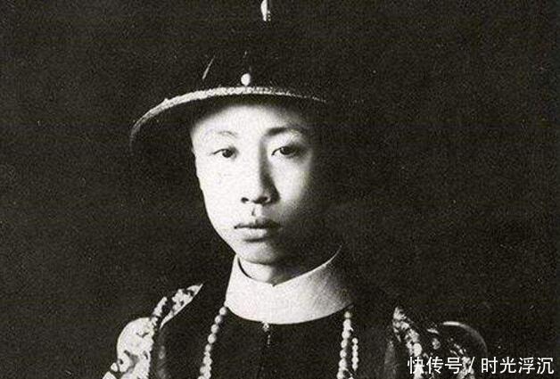  抗战时期|离开紫禁城后，末代皇妃毅然离婚，抗战时期沦为小贩，晚年嫁平民！