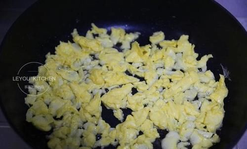  清清爽爽|10分钟炒饭，调味只要1勺盐，清清爽爽，夏天吃正好