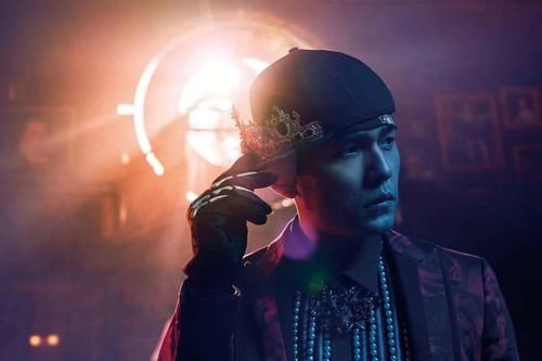  华语|华语乐坛日益没落？华晨宇独具一格难掩颓势，蔡徐坤开辟新道路！