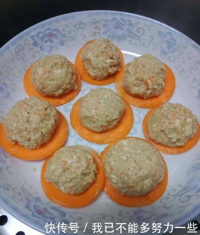 上桌|秋天,这菜好便宜,将它做成丸子,鲜香美味,上桌瞬间扫光