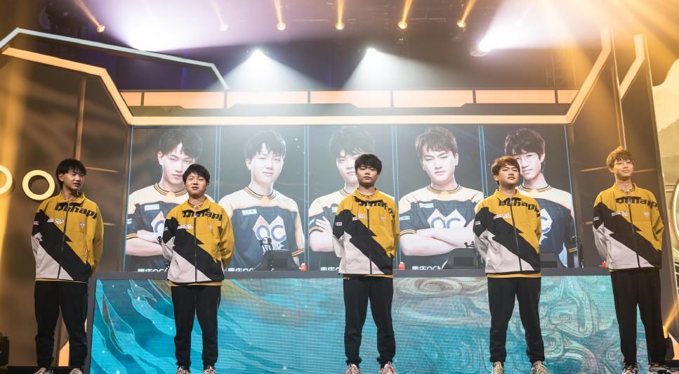  老实人|赛后采访“老实人”妖刀把QG老底透光，粉丝：下次还是让Fly上吧