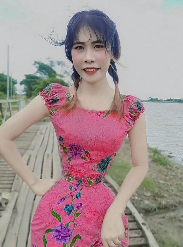  英国的罗米|缅甸女孩打破世界纪录，成为全球腰最细的人！自曝细腰纯天然