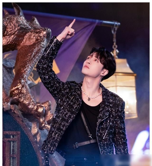  完美|完美结局《街舞3》，王一博张艺兴相遇，网友：张艺兴稍好