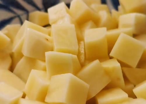 简单|牛肉这样做还是头一次见，简单一蒸，嫩滑鲜香，不错的居家美食