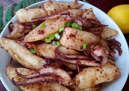  暑后|入暑后猪肉牛肉靠边站，这鱼鲜香开胃，炒两下就熟了，我家常吃